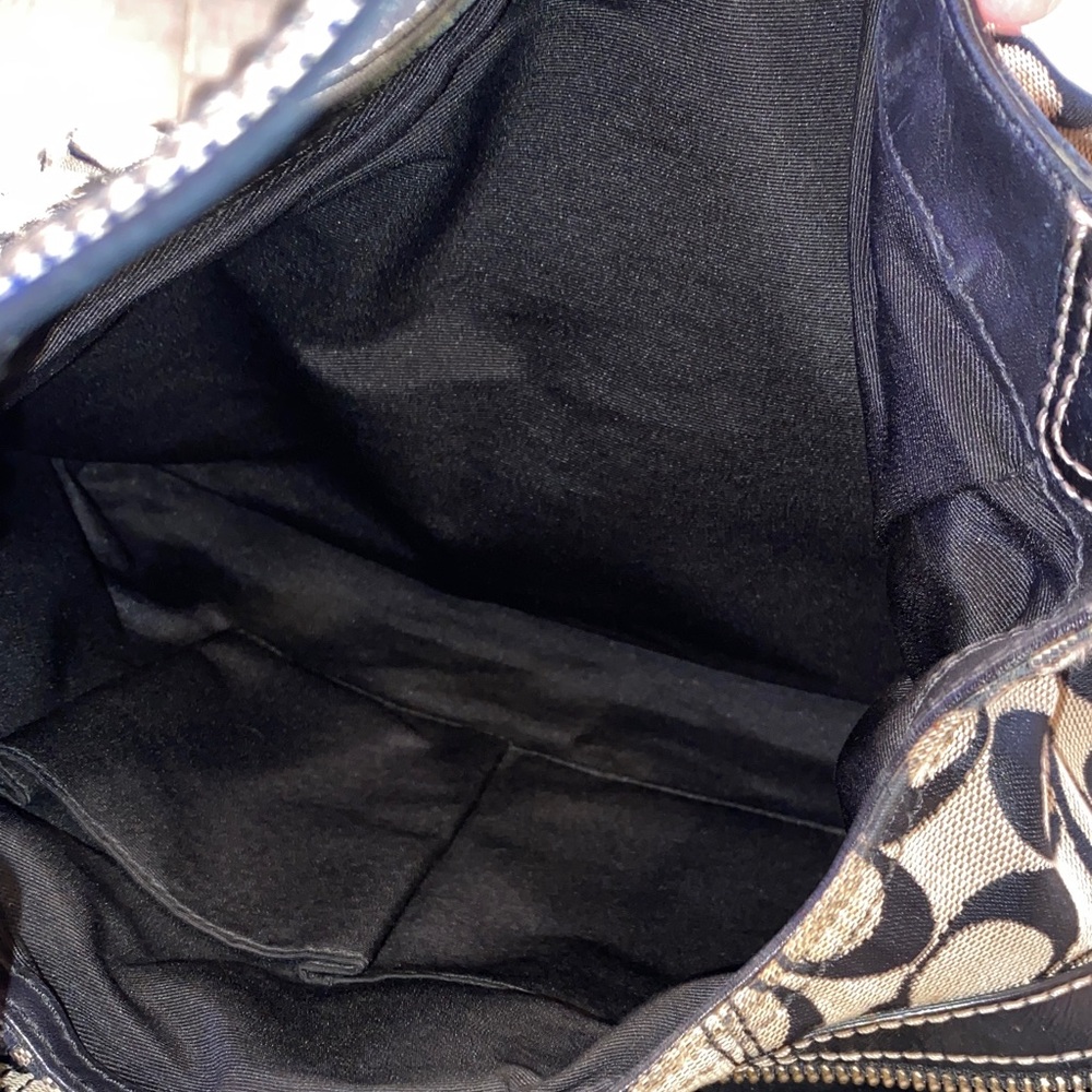 Coach Black and Tan Patterned Hobo Bag. - Picture 10 of 12
